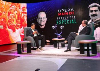 Maduro acusa a María Corina Machado de fingir un «autosecuestro» durante manifestación en Caracas