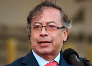 Petro se niega a repetir la política de Duque sobre Venezuela: «El destino de Venezuela es de las y los venezolanos»