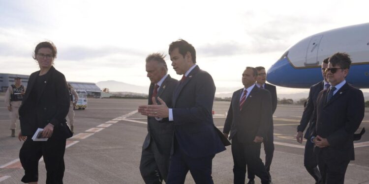 Marco Rubio llegó a Costa Rica en su gira por América Latina en busca de frenar la «influencia china» y la migración irregular en la región