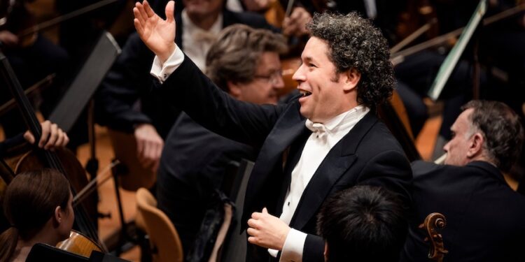 Dudamel dirigió concierto benéfico en Valencia para ayudar a afectados por la Dana