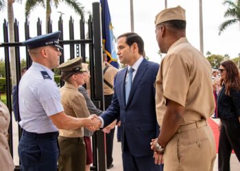 Marco Rubio visitó el Comando Sur para analizar políticas de seguridad en Latinoamérica