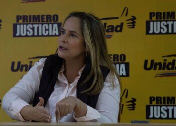 María Beatriz Martínez: “Algunos dirigentes de PJ mueven la colita para estar cerca de Maduro”