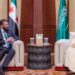Presidente de transición de Siria se reunió con el príncipe de Arabia Saudí en su primer viaje al exterior tras la caída de Bashar al Assad