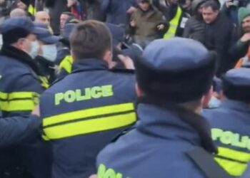 Nueva jornada de protesta contra el Gobierno pro-ruso en Georgia deja varios detenidos