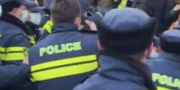Nueva jornada de protesta contra el Gobierno pro-ruso en Georgia deja varios detenidos