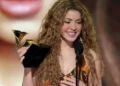 Shakira se lleva el Grammy a Mejor Álbum de Pop Latino y dedica premio a los inmigrantes