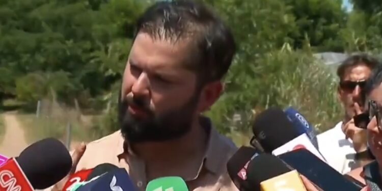 Gabriel Boric se reunió con el presidente de  Uruguay y ratificó que en Venezuela se robaron la elección: «No tengo ninguna duda que es una dictadura»