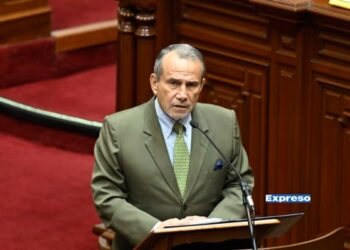 Congreso de Perú convocará al canciller ante la «grave situación migratoria» en EEUU