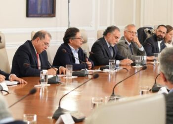 Críticas de ministros al Gobierno de Petro en cadena nacional televisada