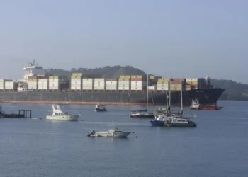 Canal de Panamá desmiente que aceptara que buques de EEUU no paguen tarifas