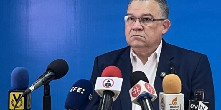 Con más de 100 firmas políticos y activistas exigen la libertad de Enrique Márquez: «Es un defensor de la democracia»