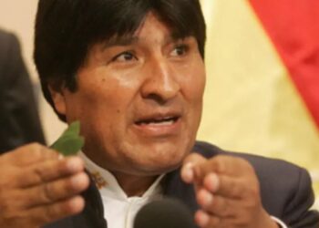Evo Morales responde a empresario que insinuó dar un millón de dólares por detenerlo: “está loco o es tonto”