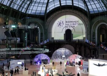 Líderes mundiales se reúnen en París para debatir el futuro de la inteligencia artificial