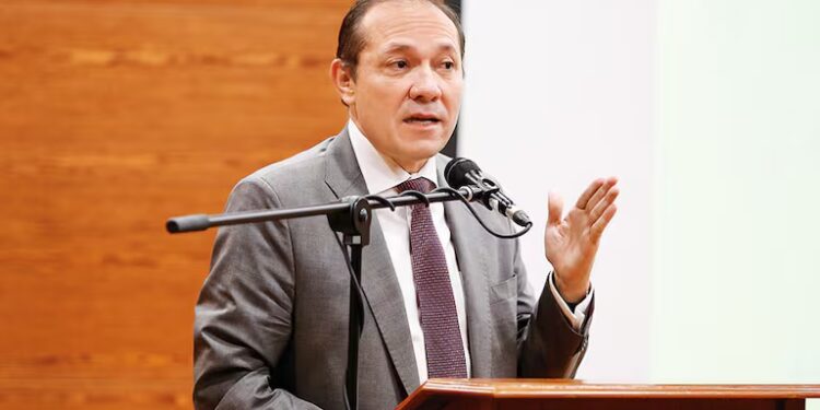Petro nombra al exsenador Antonio Sanguino como nuevo ministro de Trabajo de Colombia