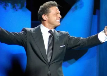 Fiscalía de México ordena a Netflix eliminar escenas sexuales de la serie de Luis Miguel 