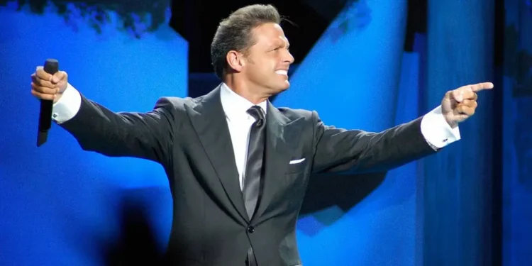 Fiscalía de México ordena a Netflix eliminar escenas sexuales de la serie de Luis Miguel