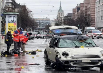 Autoridades alemanas manejan posibilidad de que embestida a manifestación en Múnich sería un atentado