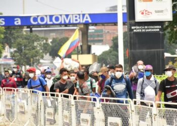Panamá evalúa trasladar a migrantes venezolanos hasta la frontera de Venezuela con Colombia