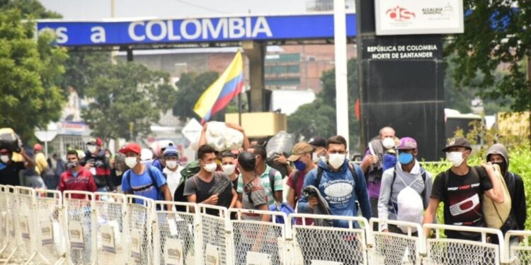 Panamá evalúa trasladar a migrantes venezolanos hasta la frontera de Venezuela con Colombia