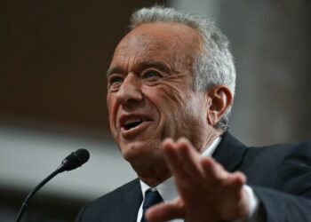 El Senado de EEUU confirmó a Robert F. Kennedy Jr. como secretario de Salud