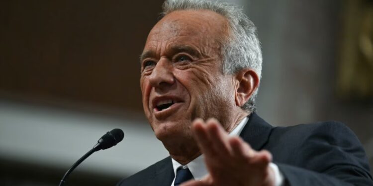 El Senado de EEUU confirmó a Robert F. Kennedy Jr. como secretario de Salud