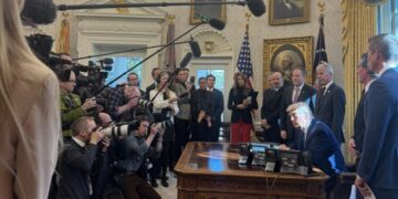 La Casa Blanca veta a AP del Despacho Oval y Air Force One por no decir ‘golfo de América’