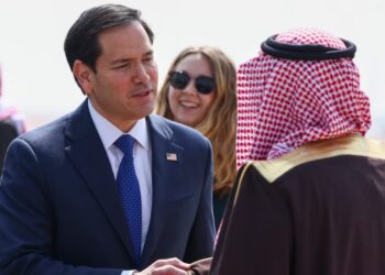 Secretario de Estado de EEUU llega a Arabia Saudí para diálogo con Rusia sobre fin de guerra en Ucrania