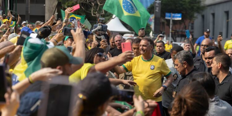Bolsonaro convocó manifestaciones contra Lula en todo Brasil