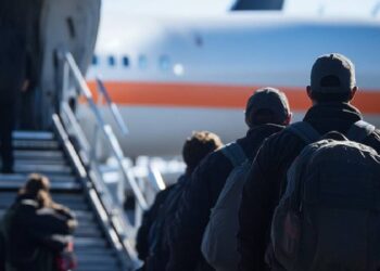 Costa Rica asegura que migrantes deportados que recibirá este jueves no son problema para la seguridad