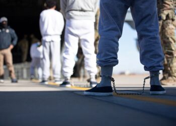 Costa Rica recibe 200 migrantes deportados de Estados Unidos tras nuevo acuerdo