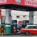 Cuba comienza a vender gasolina únicamente en dólares por la escasez de combustible