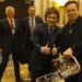 Javier Milei se reunió con Elon Musk y le regaló una motosierra