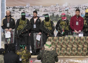 Israel liberará este sábado a 602 prisioneros palestinos en intercambio por rehenes