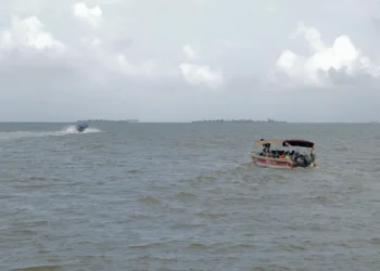Niña venezolana resultó muerta y 20 rescatados en naufragio de lancha con migrantes en Panamá