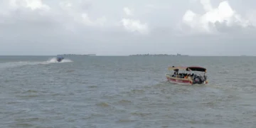 Niña venezolana resultó muerta y 20 rescatados en naufragio de lancha con migrantes en Panamá