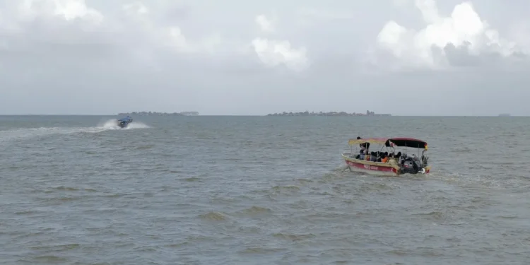 Niña venezolana resultó muerta y 20 rescatados en naufragio de lancha con migrantes en Panamá