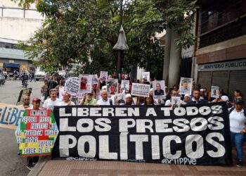 Familiares de Presos Políticos inician «Ruta de la Justicia» en el Palacio de Justicia en Caracas