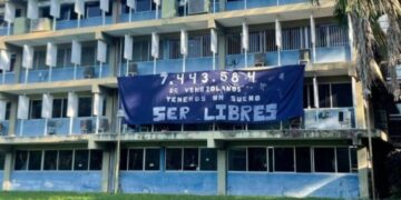 Cuelgan pancarta en núcleo de la ULA Trujillo con el número de votos que obtuvo Edmundo González