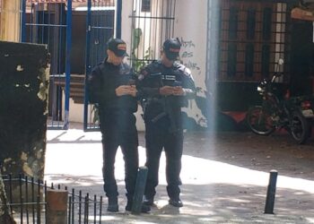 Denuncia que agentes del Sebin amedrentaron a familiares de presos políticos frente a la Defensoría del Pueblo