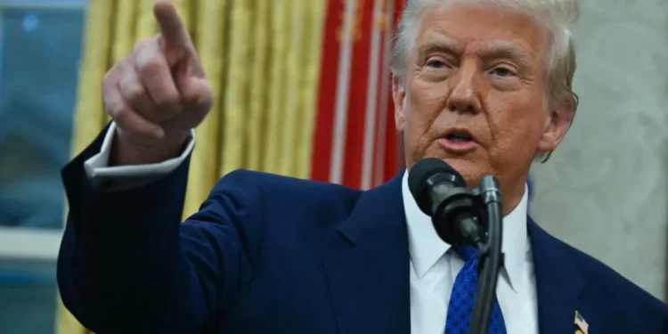 Donald Trump canceló licencias petroleras al régimen de Nicolás Maduro en Venezuela