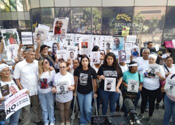 Familiares de Presos Políticos en la Ruta por la Justicia protestan en el Ministerio de Servicios Penitenciarios