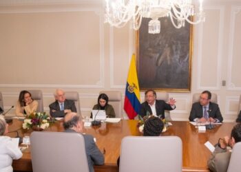 Petro presenta nuevo gabinete en medio de tensiones internas