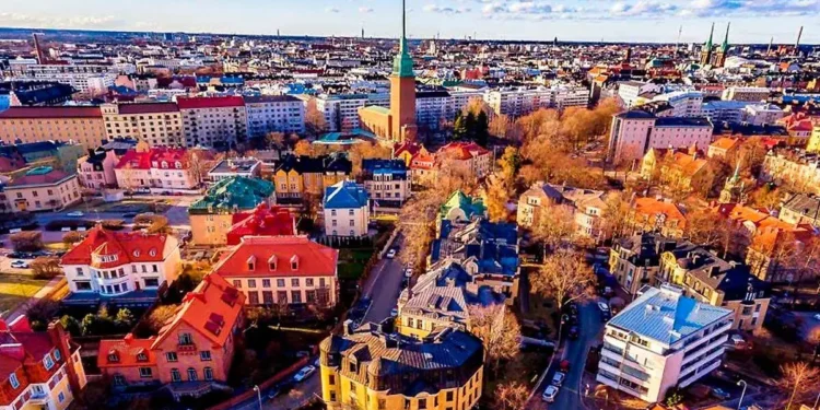 Gobierno de Finlandia presenta una ley que prohíbe a los rusos la compra de inmuebles