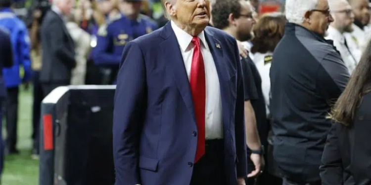 Trump se convierte en el primer presidente de EEUU en asistir a un Super Bowl