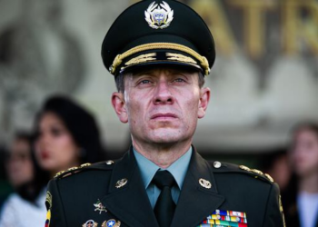 El director de la Policía colombiana dimite en medio de la crisis del Gobierno de Petro
