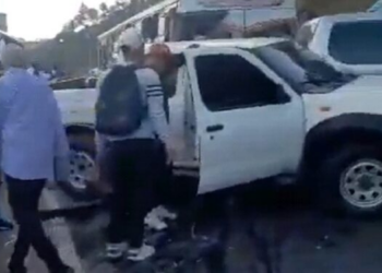 Aparatoso accidente en la bajada de Tazón dejó dos muertos