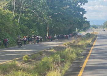 «Vamos hacia Venezuela»: Migrantes deportados de EEUU cruzan frontera nicaragüense en camino de retorno