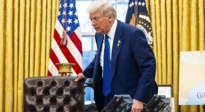 Trump envía un mensaje a los migrantes por San Valentín: ven ilegalmente y te deportaremos