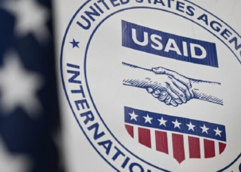 Elon Musk acusa a la USAID de «financiar» la investigación de armas biológicas, incluyendo covid-19