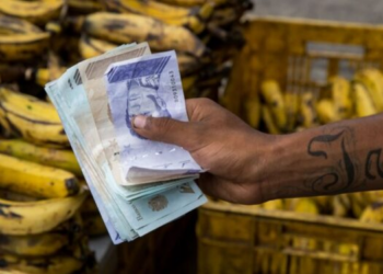 Devaluación sin freno: El precio del dólar BCV pasó la barrera de los 62 bolívares